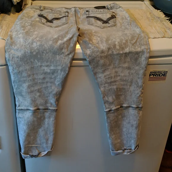 Pants - Picture 5 of 8